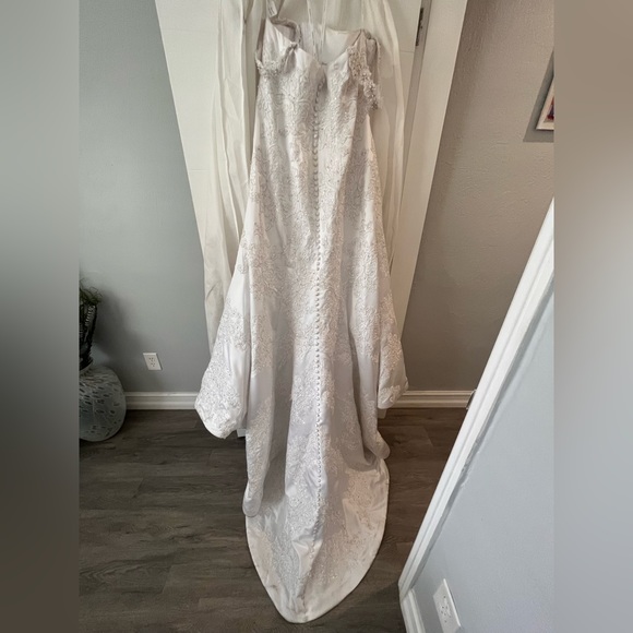 Oleg Cassini Dress - Picture 6 of 10